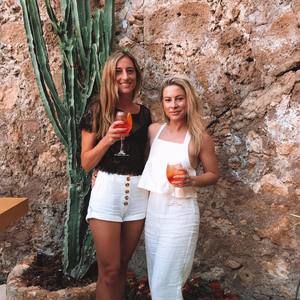 Meet your Posher, Rhionagh